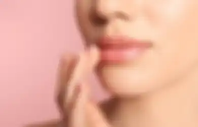 Gini Cara Merawat Bibir Agar Enggak Mudah Kering Gara-Gara Lipstik!