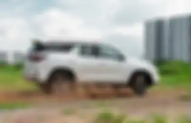 Kursi Dijamin Lega Bagasi Pasti Luas, Toyota Fortuner Facelift Bisa Jadi Pilihan Disewa untuk Mudik Ramadhan 2022, Segini Harga Sewa Per Hari Lepas Kunci