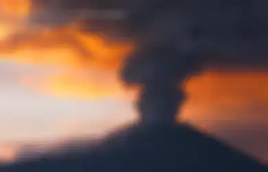 Dari Jawara Kebut Gunung Jadi Pengamat Merapi, Surat Ceritakan Pengalaman Amati Detik-detik Erupsi  2010 dari Puncak: Rasakan Hawa Panas dari Retakan Dinding Kawah hingga Alat Pengukur Suhu Hampir Meleleh