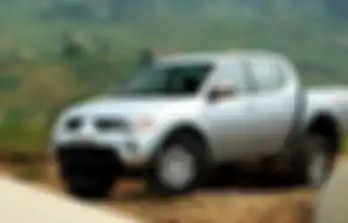 Medan Sesulit Apapun Disikat, Segini Harga Sewa Mobil Mitsubishi Strada Triton DC 4X4 Per Hari, Cocok untuk Mudik Ramadhan 2022