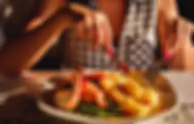 Bukannya Mengurangi Berat Badan, Enggak Makan Malam Malah Bikin Gemuk!