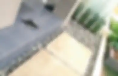 Mau Dandani Teras Mungilmu Agar Tak Jadi Sekedar Entrance? Batu Koral dan Stepping Stone Juga Bisa! 