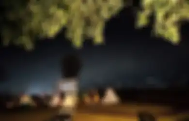 Ciptakan Momen Romantis Nonton Film di Tenda Bawah Bintang yang Hype di Bandung