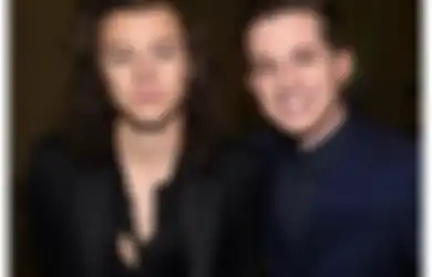 Charlie Puth Ceritakan Momen Dirinya yang Terpesona pada Harry Styles, Kepoin Yuk!