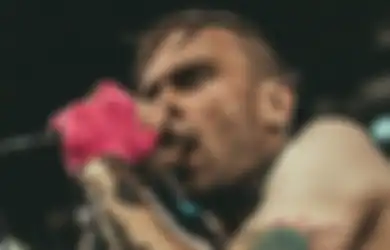 Kolab Lagi, Machine Gun Kelly x Yungblud Kini Ajak Frontman The Used di Single Baru