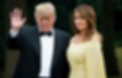 Melenggang Cantik Pakai Gaun Gucci Saat Nyoblos di Pemilu Presiden AS 2020, Penampilan Melania Trump Langsung Jadi Sorotan, Outfit Wanita Nomor 1 di Amerika dari Ujung Rambut Hingga Kaki Ditotal Capai Rp 322 Juta