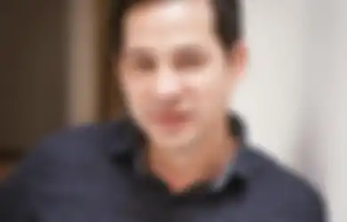 Pantas Punya Paras Tampan nan Rupawan, Ternyata Darah Bule Sudah Mengalir Deras di Tubuh Ari Wibowo, Intip Protret sang Mama yang Cantik Dalam Balutan Kebaya!