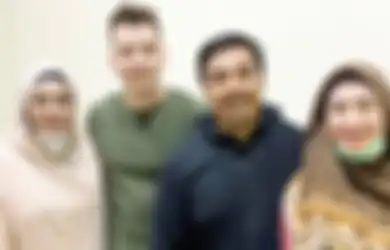 Berhijab Saat Pengajian Ustaz Riza, Artis Cantik Ini Nekat Pamer Tato di Area Sensitif, Netizen Malah Beri Respon Tak Terduga