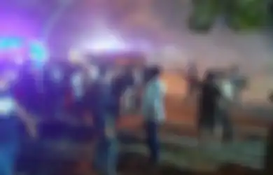 Unjuk Rasa Tolak Pengesahan UU Cipta Kerja Berakhir Ricuh, Mahasiswa Ditembaki Gas Air Mata, Sejumlah Polisi Alami Luka-luka