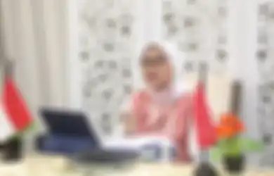 Sebagian Besar Masyarakat Ngerasa Terancam Gajinya Direnggut UU Cipta Karya, Menaker Tegaskan Bakal Pertahankan UMK, Ida Fauziah: Baca Dulu Secara Utuh Undang-undangnya!