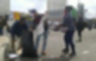 Salut! Ikut Demo Tolak UU Cipta Kerja, Mahasiswa Papua: Kami yang Bawa Sampah, Kami yang Harus Bersihkan