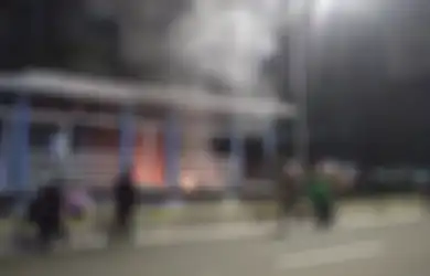 Dari Gabungan Video, Kelompok Pelaku Pembakaran Halte Transjakarta di Sarinah Saat Demo Penolakan UU Cipta Kerja Dibongkar Tim Najwa Shihab