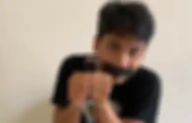 Sudah 'Anteng' di Tengah Situasi Demo UU Cipta Kerja, Bintang Emon Kena Tuduh Jadi Provokator Pembakaran Pos Polisi: Eh Tetep Ae Kena, Lebih Baik Aku Menjadi Biskuit