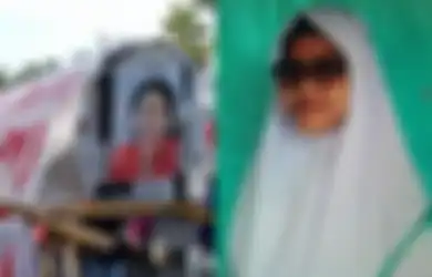 Usung Keranda Mayat Bergambar Puan Maharani, Ini Sosok Sari Labuna, Aktivis Milenial yang Kini Jadi Tersangka Demo Tolak UU Cipta Kerja