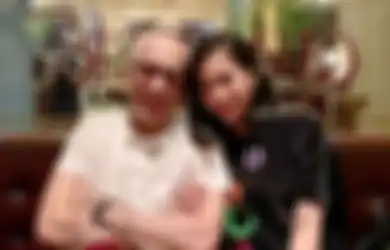 Tak Terima Suaminya Dikatain Tua, Bunga Zainal Tantang Netizen untuk Berkenalan: Coba Pake Akun Asli