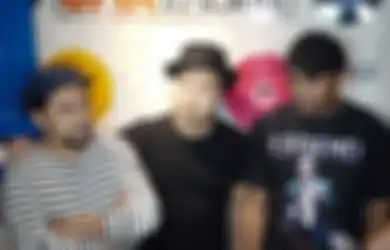 Rayakan 10 Tahun Trio Lestari, Tompi Unggah Video Kenangan Latihan Bareng Sandy Sandoro dan Mendiang Glenn Fredly, Netizen: Sedih Kak Lihat Ini, Kangen Bang Glenn