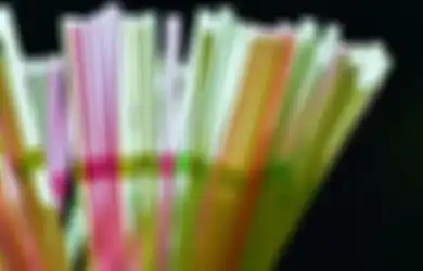 Buat Gigi Berlubang dan Naikan Berat Badan, 5 Hal Ini Intai Tubuh Saat Masih Nekat Gunakan Sedotan Plastik!