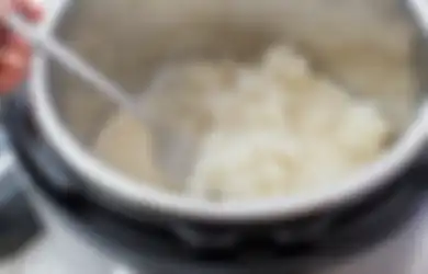 4 Makanan yang Enggak Boleh Dihangatkan Berulang. Termasuk Nasi!