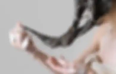 20 Tahun Tidak Keramas, Penampakan Rambut Super Panjang Wanita Ini Justru Bikin Syok, Terungkap Cara Uniknya Merawat Mahkotanya