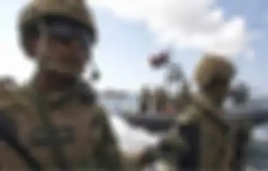 Sok Sangar Waktu Nyelonong di Laut Indonesia Pakai Tembakan Meriam Pula, Kapal Malaysia Ini Langsung Kicep Baru Didekati Anggota Kopaska, Setelah Dibentak Langsung Kocar-kacir