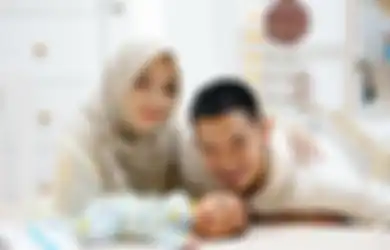 Lagi Senang-senangnya Jadi Orangtua, Rezky Aditya Pamer Pose Andalan Baby Keene Athar di Depan Kamera, Citra Kirana Langsung Komentar Begini