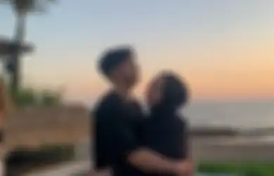 7 Potret Mesra Putri Delina & Jeffry Reksa Gemes & Bikin Iri!