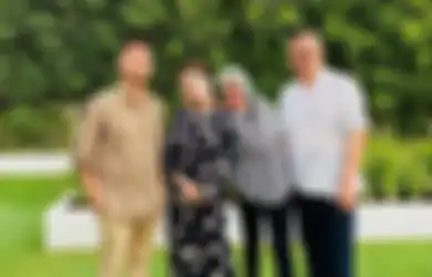 Dulu Nangis Semprot Raffi Ahmad Saat Prank Izin Poligami, Kini Rieta Amilia Malah Ketahuan Masih Simpan Deretan Foto Nagita Slavina Senderan Mesra Bareng Mantan Kekasih