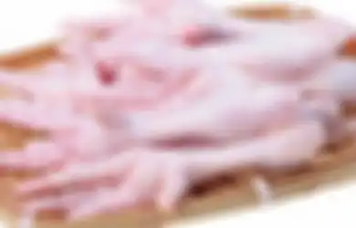 Menjijikan, Pabrik Ini Izinkan Para Pegawainya Kerja Pakai Mulut untuk Olah Ceker Ayam, Bos Pabrik Buka Suara Bela Diri