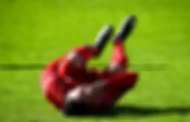 Asyik Bertanding, Pemain Bola Ini Mendadak Ambruk dan Hembuskan Nafas Terakhirnya di Lapangan, Ternyata Ini Penyebabnya