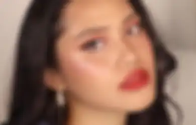 Ngetren! Ini 4 Langkah Mudah Bikin Blurred Lips yang Kece Berat