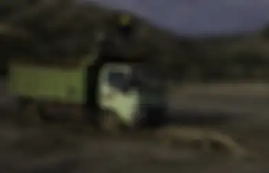 Trending #Savekomodo yang Hadang Truk Proyek 'Jurassic Park', Bikin Netizen Geram!