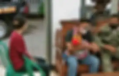 Sambil Gendong Bayi, Suami Gerebek Istri yang Selingkuh dengan Duda di Indekos, Begini Kata Satpol PP