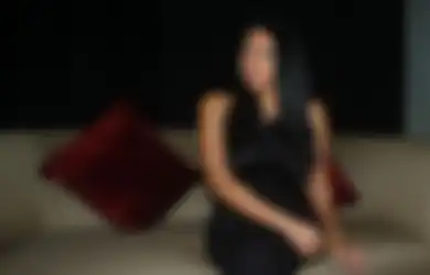 Tak Mau Putrinya Miliki Kebiasaan Hedon, Anggun C Sasmi Terapkan Cara Jitu dengan Kebiasaan Pakai Barang Sampai Rusak Baru Ganti, Intip Potret Ponsel Jadulnya!