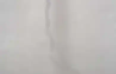 Solusi Mudah Mengatasi Retak Rambut pada Dinding, Lakukan Langkah Ini!