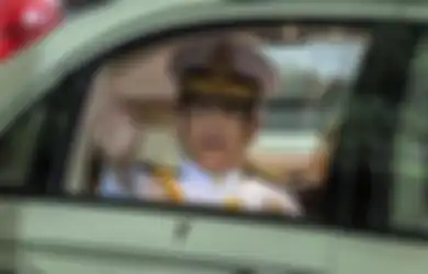 Mengejutkan, Maha Raja Vajiralongkorn Muncul dan Sapa Para Protestan yang Inginkan Dia Lengser, 'Thailand Adalah Negara Penuh Kompromi'