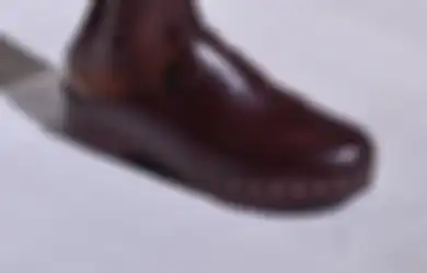 'Ugly' Mules atau Clogs, Tren Sepatu yang Akan Booming Tahun 2021!