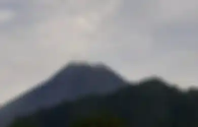 Berstatus Siaga, Gunung Merapi Masih Keluarkan Asap Kawah Tebal dengan Tinggi 50 Meter di Atas Puncak Kawah