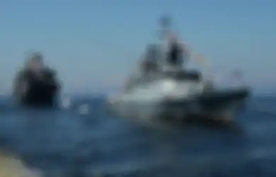 Perang Nyaris Pecah Gegara Kapal AS Berani Petantang-petenteng di Teluk Peter, Rusia Ancam Beri 'Manuver Tubrukan' USS McCain