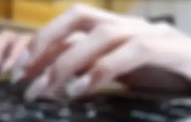 Trigger Finger Akibat Terlalu Banyak Mengetik? Gini Cara Mengatasinya!