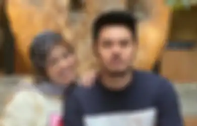 Anaknya Sudah Bodo Amat Bak Lelah dengan Perangai Ibunya yang Suka Kawin Cerai, Elly Sugigi Nekat Nikahi Pria 16 Tahun Lebih Muda Tanpa Kantongi Restu Gegara Hal Ini!