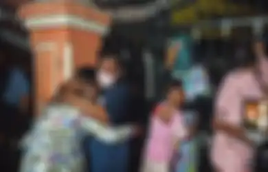 Aksi Heroiknya Disaksikan Warga Sampai Bikin Menjerit Histeris, Seorang Ibu Korban Kebakaran di Palembang Nekat Melawan Maut Demi Selamatkan Anaknya, Marina: Aku Tidak Mikir yang Lain, Langsung Selamatkan Anak