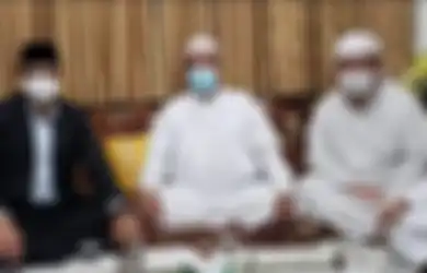 Persahabatan Anies Baswedan dan Rizieq Shihab Dikecam, Satpol PP Diminta Punya Nyali Copot Baliho Habib, Sosok Ini Ingkatkan Era Orde Baru
