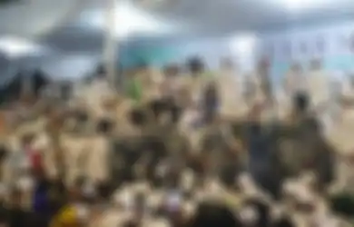Bikin Kerumunan Hingga Dipanggil Polisi, Poster Habib Rizieq Diturunkan Pria Berbaju Loreng, Sosok Ini Yakin Pelakunya Bukan TNI