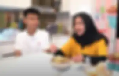 Salah Tingkah saat Bertemu Kembaran Raffi Ahmad, Ria Ricis Histeris Gegara Ucapan Dimas Ramadhan