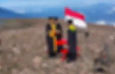 Takjub! Kampus ini Jalani Proses Wisuda di Puncak Gunung Marapi Jambi dan Raih Rekor Muri