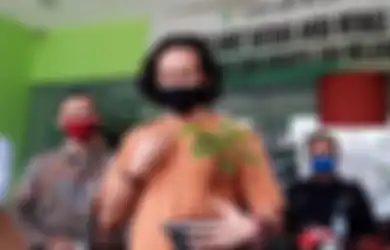 Dwi Sasono Bebas Hari Ini, Pas Pulang Bawa Tanaman Alpukat