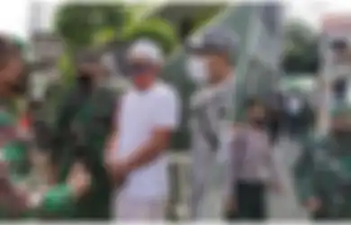 Hendak Lakukan Penyemprotan Disinfektan, Dandim Jakpus Sempat Dilarang Masuk ke Gang Rumah Rizieq Shihab yang Dijaga Ketat Oleh Laskar FPI