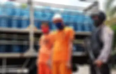 Berharap Dapat Untung Banyak, Dua Oknum Ini Edarkan Galon Isi Ulang Palsu dengan Tutup Segel Resmi, Polisi: Satu Galon Bisa Untung Rp13.000