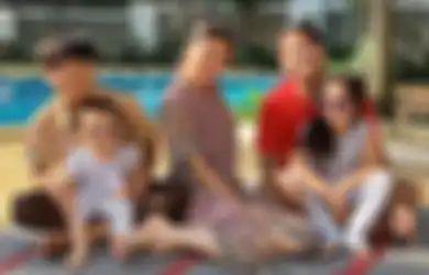 Baby Thania Mampu Bantu Orang Tuanya Cari Uang Meski Baru Berusia Setahun, Netizen Salfok Khawatirkan Kondisi Kaki Putri Sarwendah Saat Lakukan Foto Produk Ini, Kenapa?