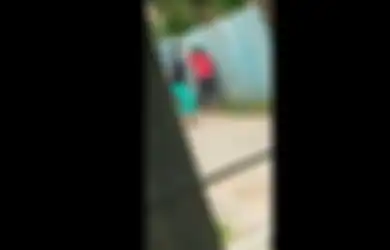 Viral Video Pedagang Sayur Dipukuli di Jalan, Pelaku Ternyata Anak Kandung Korban, Ketua RT: Sudah Biasa Kami Lihat